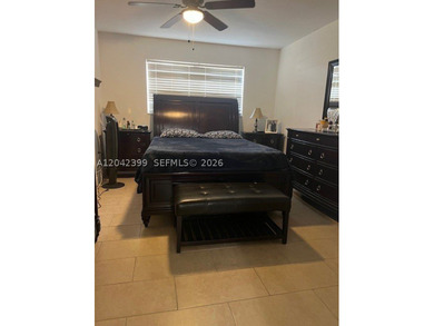 1 bedroom 1 bathroom with den, corner unit with lake view - photo 21