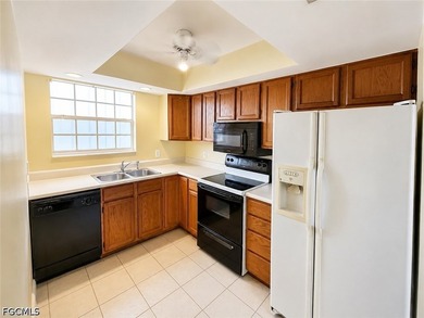 South Cape Opportunity! Ideally located just minutes from - photo 2