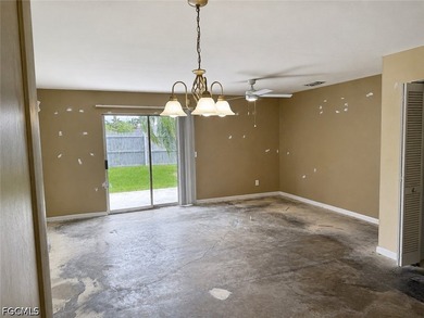 South Cape Opportunity! Ideally located just minutes from - photo 3