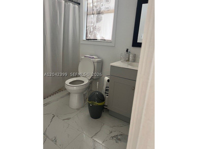 1 bedroom 1 bathroom with den, corner unit with lake view - photo 23