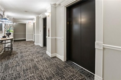 MOTIVATED SELLER!! PERFECT BLEND OF URBAN LIVING AND CONVENIENCE