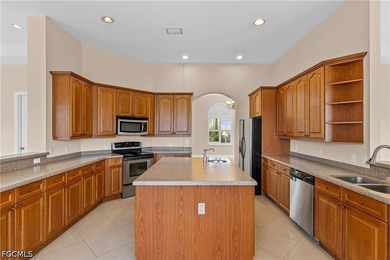 Welcome to this exceptional 3-bedroom, 3.5-bathroom home - photo 8