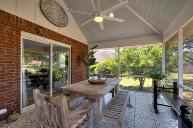 Completely remodeled wonderful 4BR, 3BA waterfront home - photo 15