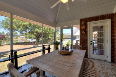 Completely remodeled wonderful 4BR, 3BA waterfront home - photo 16