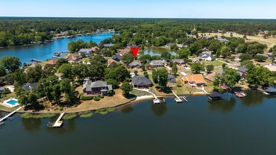 Completely remodeled wonderful 4BR, 3BA waterfront home - photo 21