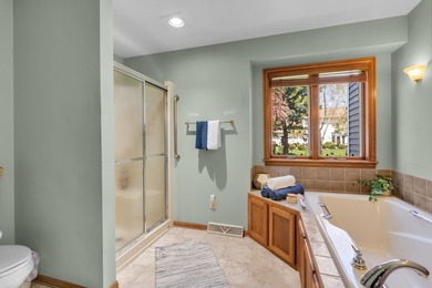 Welcome home to this beautifully maintained property offering - photo 22