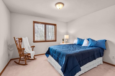 Welcome home to this beautifully maintained property offering - photo 25