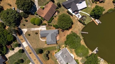 Completely remodeled wonderful 4BR, 3BA waterfront home - photo 29