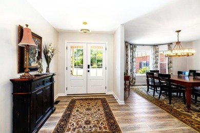 Completely remodeled wonderful 4BR, 3BA waterfront home - photo 35