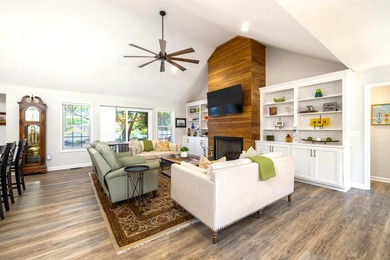 Completely remodeled wonderful 4BR, 3BA waterfront home - photo 39