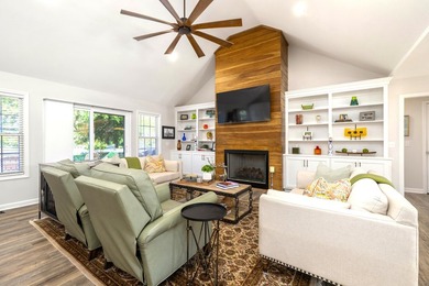 Completely remodeled wonderful 4BR, 3BA waterfront home - photo 40
