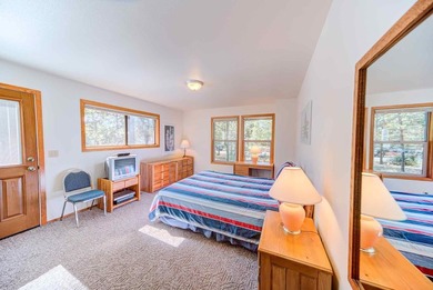 Welcome to 15 White Elm, this home has been with the same family - photo 9