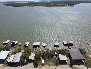 Fantastic lake property set up and ready for all of your weekend - photo 3