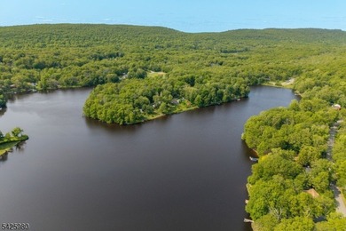 LAKE FRONT! Water views from almost every room! Welcome to 14 E - photo 4