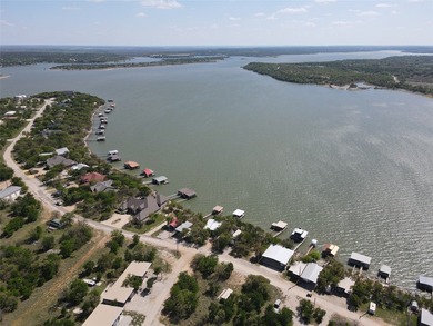 Fantastic lake property set up and ready for all of your weekend - photo 6