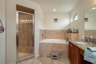 Welcome to this beautifully maintained 3-bedroom, 2-bath home - photo 19