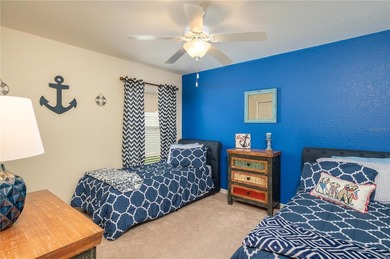 Welcome to this beautifully maintained 3-bedroom, 2-bath home - photo 21