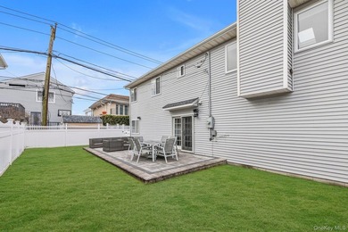Welcome to 804 E. Chester St. in Long Beach's desirable East End - photo 23