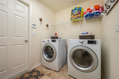 Welcome to this beautifully maintained 3-bedroom, 2-bath home - photo 28