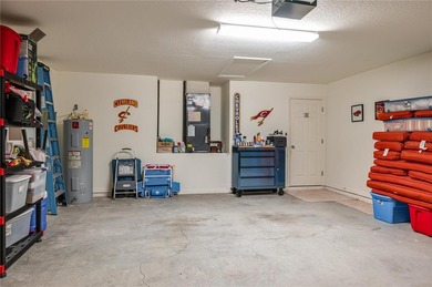 Welcome to this beautifully maintained 3-bedroom, 2-bath home - photo 30