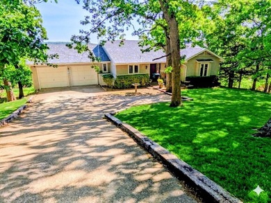 TABLE ROCK LAKE OUTSTANDING VIEWS from lovely 3BR/3BA home, 2 - photo 2