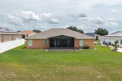 Welcome to this beautifully maintained 3-bedroom, 2-bath home - photo 33