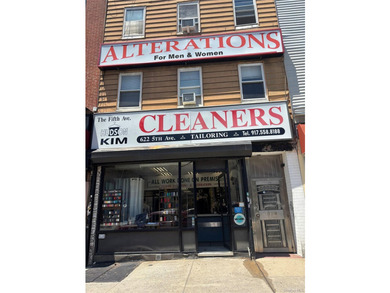Rare investment opportunity in the heart of Park Slope! This - photo 1