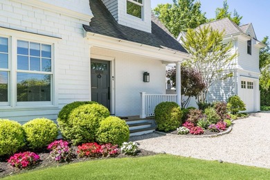 A rare offering in the heart of East Hampton Village, this - photo 2