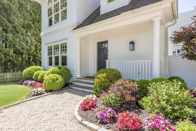A rare offering in the heart of East Hampton Village, this - photo 4