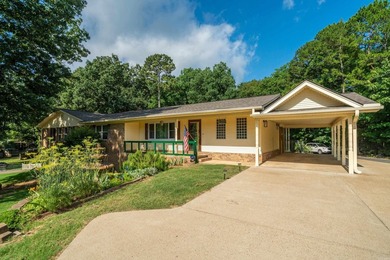 Charming 3 bedroom, 2 bath home on a spacious .66-acre lot! This - photo 3