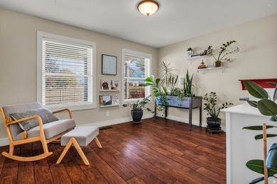 The home is fully remodeled in 2019 and beautifully finished - photo 25