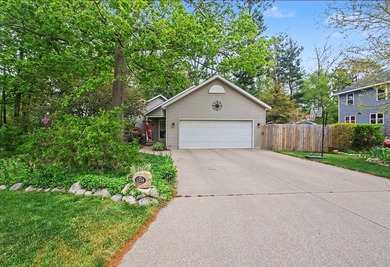 Welcome to this 3 bedroom, 2.5 bath home in Holland's desirable S - photo 28