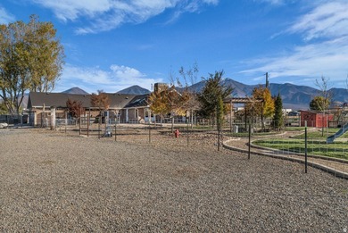 The home is fully remodeled in 2019 and beautifully finished - photo 34