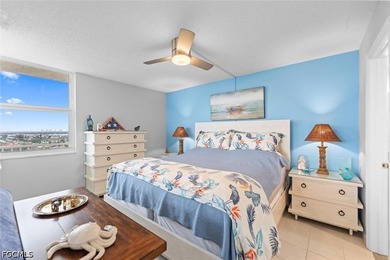 Enjoy breathtaking panoramic beach and bay views from this cozy - photo 8