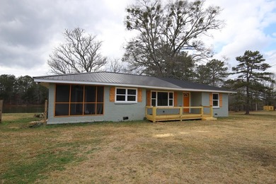 (private lake, pond, creek) Home For Sale in Lafayette Alabama