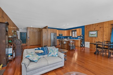 This three-bedroom, two-and-a-half-bath, 2,985-square-foot - photo 11