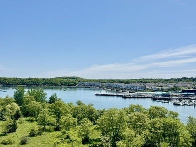Waterfront living with views, value, and amenities! Enjoy - photo 3