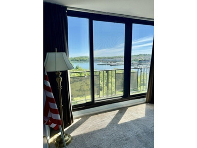 Waterfront living with views, value, and amenities! Enjoy - photo 4