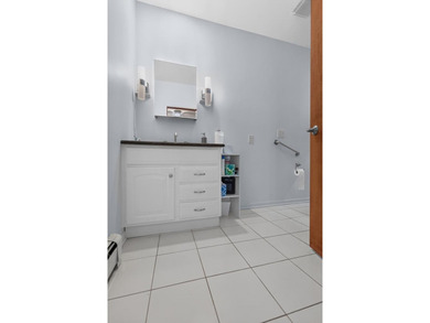 This three-bedroom, two-and-a-half-bath, 2,985-square-foot - photo 18