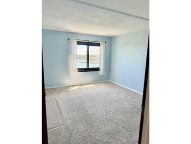 Waterfront living with views, value, and amenities! Enjoy - photo 9