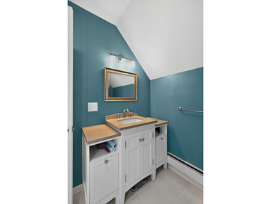This three-bedroom, two-and-a-half-bath, 2,985-square-foot - photo 22
