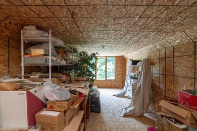 This three-bedroom, two-and-a-half-bath, 2,985-square-foot - photo 26