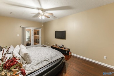 Beautiful townhome with loads of updates! Spacious living room - photo 10