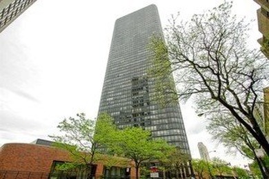 Lake Michigan - Cook County Condo Active Under Contract in Chicago Illinois