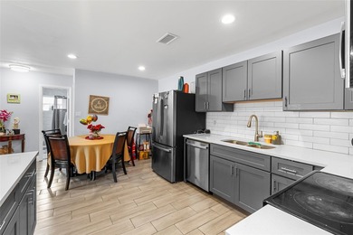 Back on Market! Discover the perfect blend of comfort and - photo 7