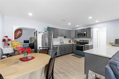 Back on Market! Discover the perfect blend of comfort and - photo 8