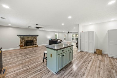 Welcome to 595 Honeysuckle Circle in beautiful Oak Mountain - photo 12