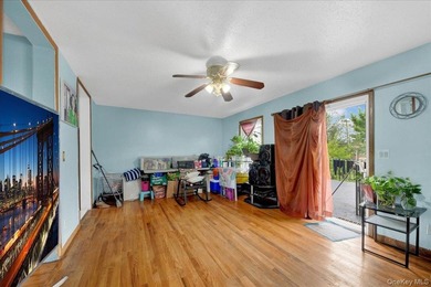 Discover this exceptional two-family residence in Castle Hill - photo 8