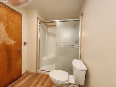 Welcome home to this well-maintained 3-bedroom, 2-bath property - photo 18