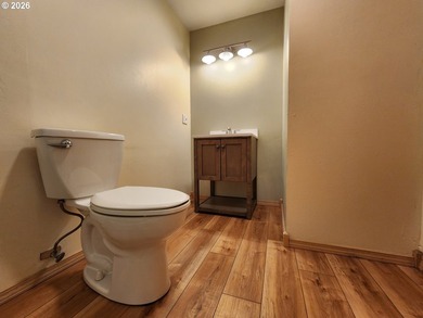 Welcome home to this well-maintained 3-bedroom, 2-bath property - photo 19